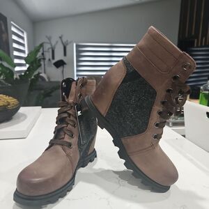 Sorel Joan Of Arctic LEXIE Ankle Boots